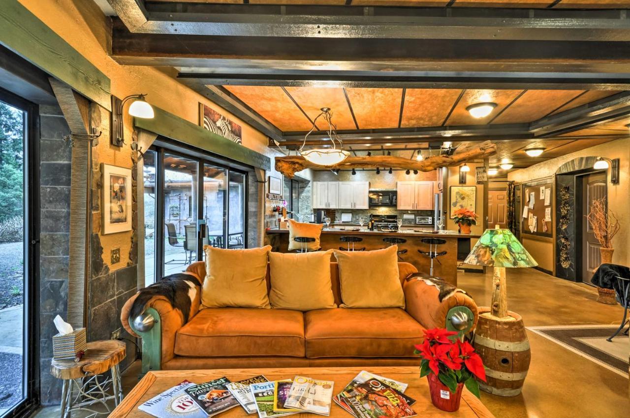 Willamette Valley Apt - Surrounded By Wineries! Newberg Bagian luar foto
