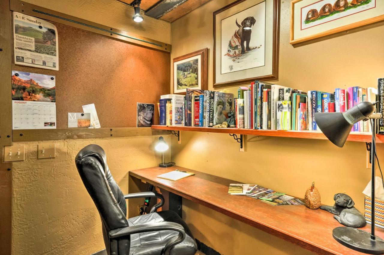 Willamette Valley Apt - Surrounded By Wineries! Newberg Bagian luar foto