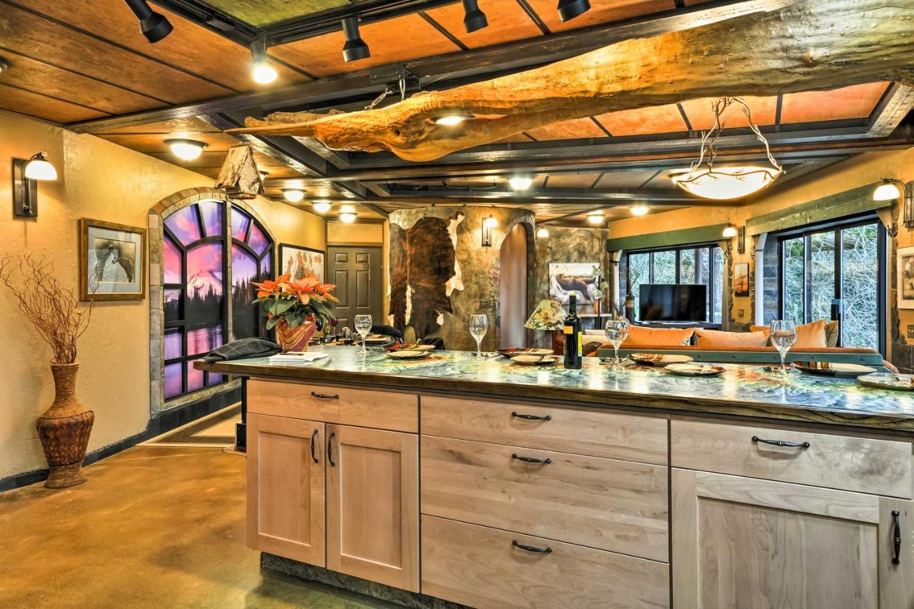 Willamette Valley Apt - Surrounded By Wineries! Newberg Bagian luar foto